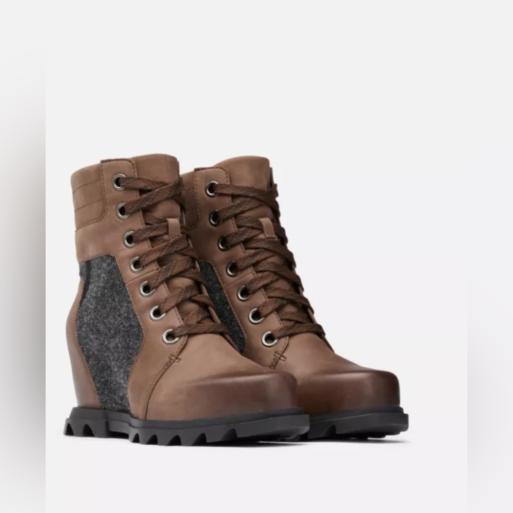 Sorel Women's Joan of Arctic Wedge III Lexie Lace Up Boots in Brown and Gray